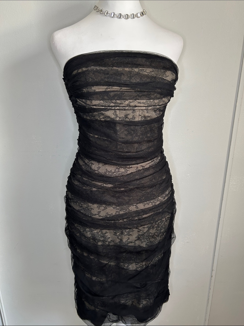 BCBGMaxAzria Strapless Black Lace Ruched Sheer Lace Mesh Midi Evening Dress